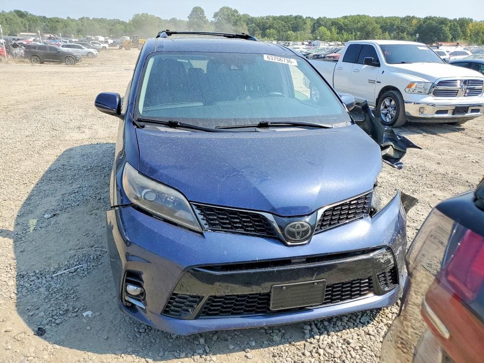 2018 TOYOTA SIENNA SE PREMIUM 8-PASSENGER 5