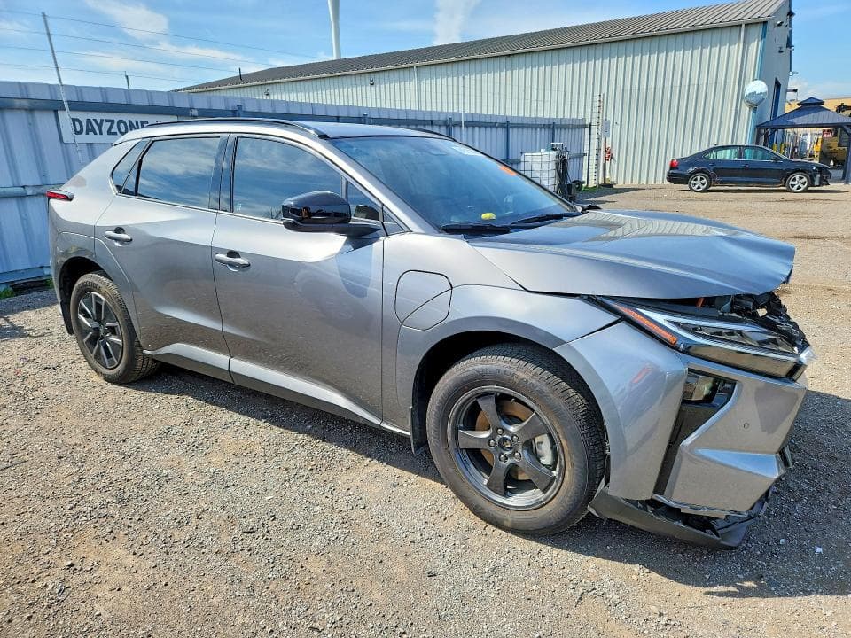 2026 TOYOTA BZ XLE 4