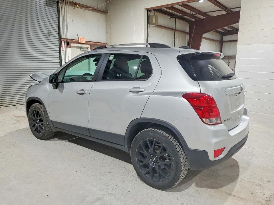 2022 CHEVROLET TRAX 1LT 2