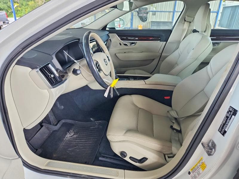 2017 VOLVO S90 T6 MOMENTUM 7