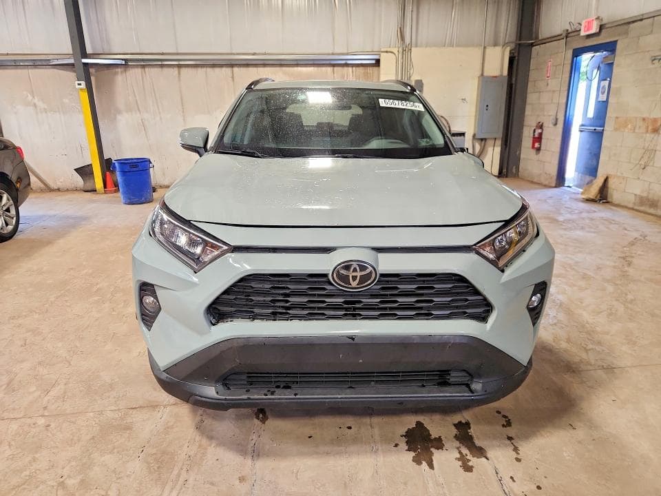 2020 TOYOTA RAV4 XLE 5