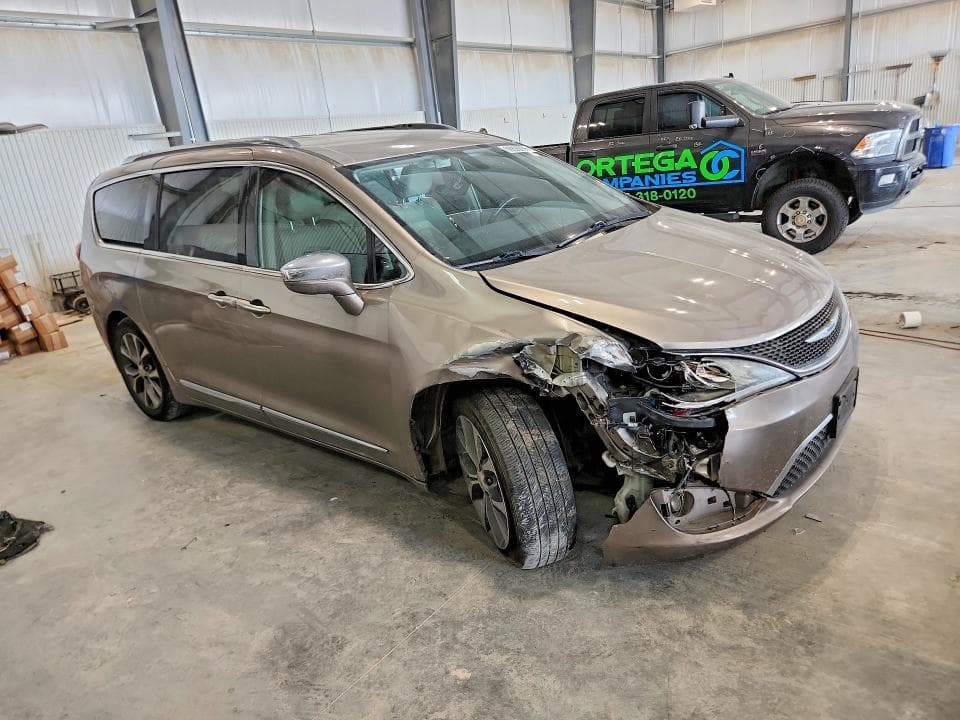 2018 CHRYSLER PACIFICA LIMITED 4
