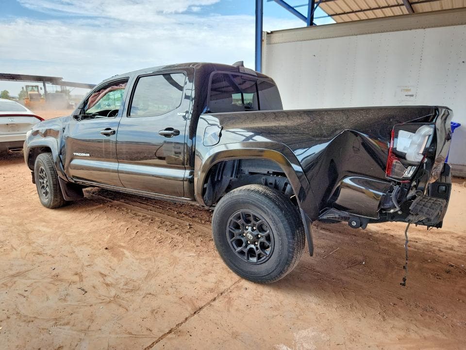 2022 TOYOTA TACOMA SR5 V6 2