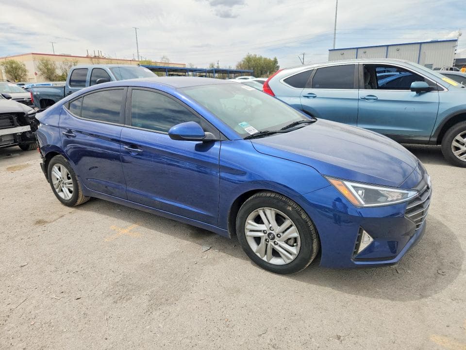 2020 HYUNDAI ELANTRA SEL 4
