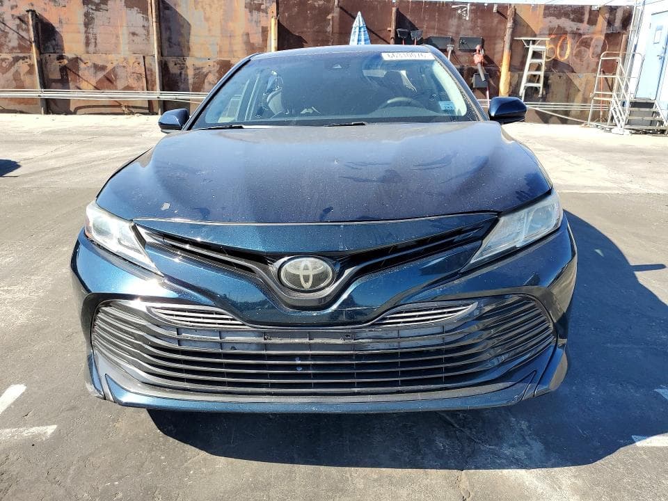 2019 TOYOTA CAMRY LE 5
