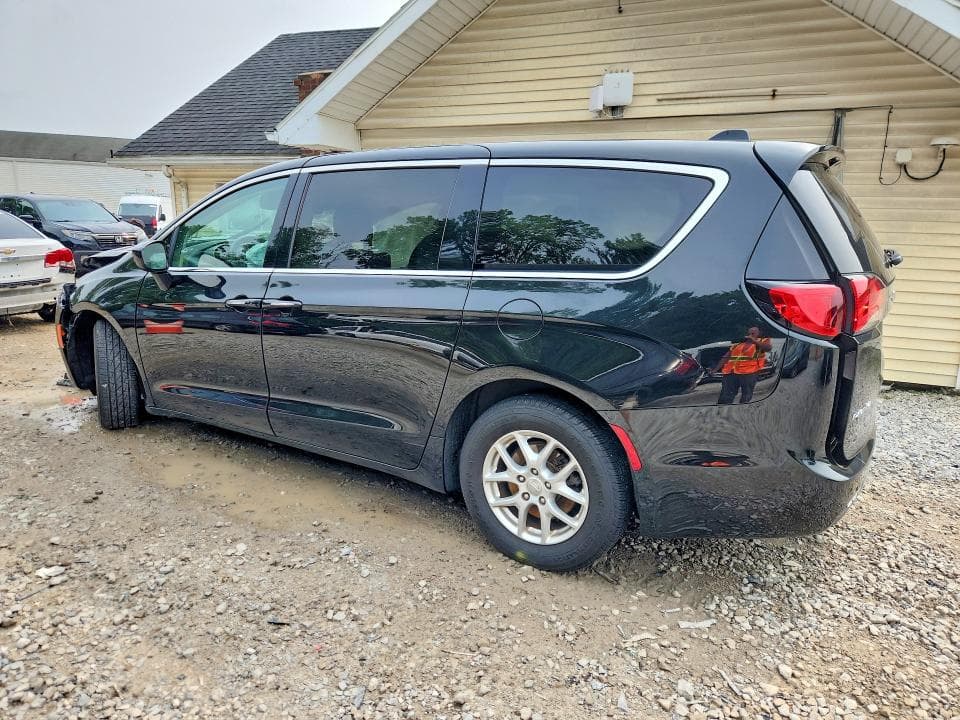 2020 CHRYSLER PACIFICA TOURING 2