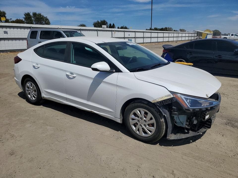 2019 HYUNDAI ELANTRA SE 4