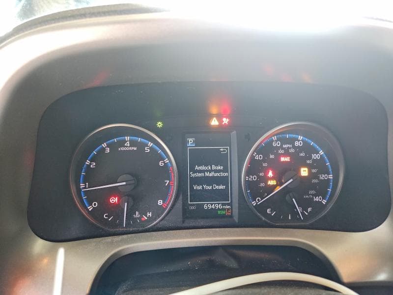 2018 TOYOTA RAV4 XLE 9
