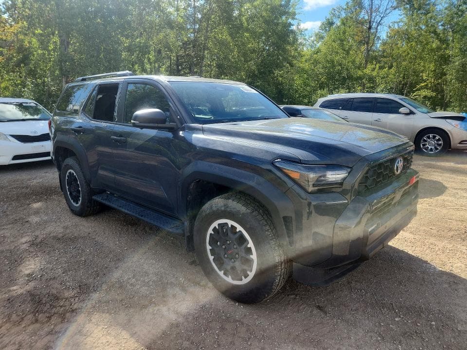2025 TOYOTA 4RUNNER SR5 4