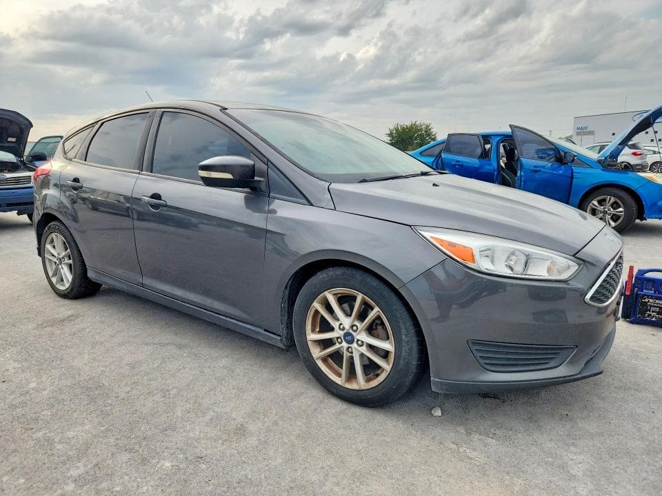 2017 FORD FOCUS SE 4