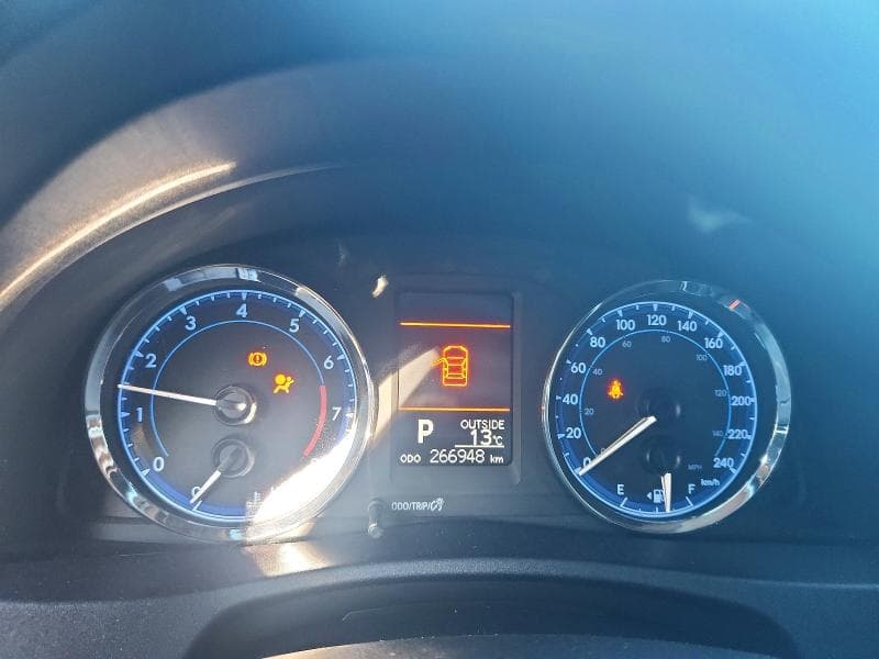 2018 TOYOTA COROLLA L 9