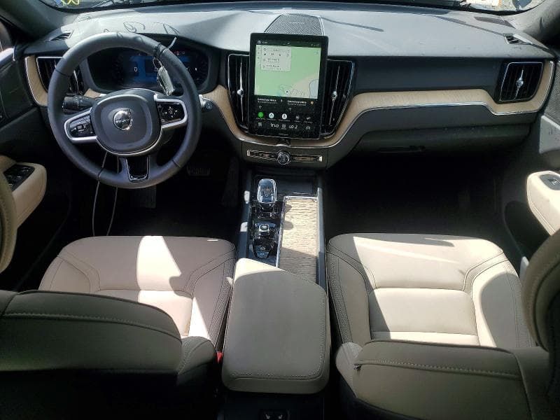 2026 VOLVO XC60 PLUS 8