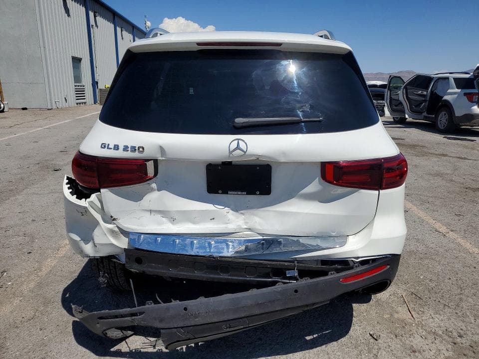 2026 MERCEDES-BENZ GLB 250 6