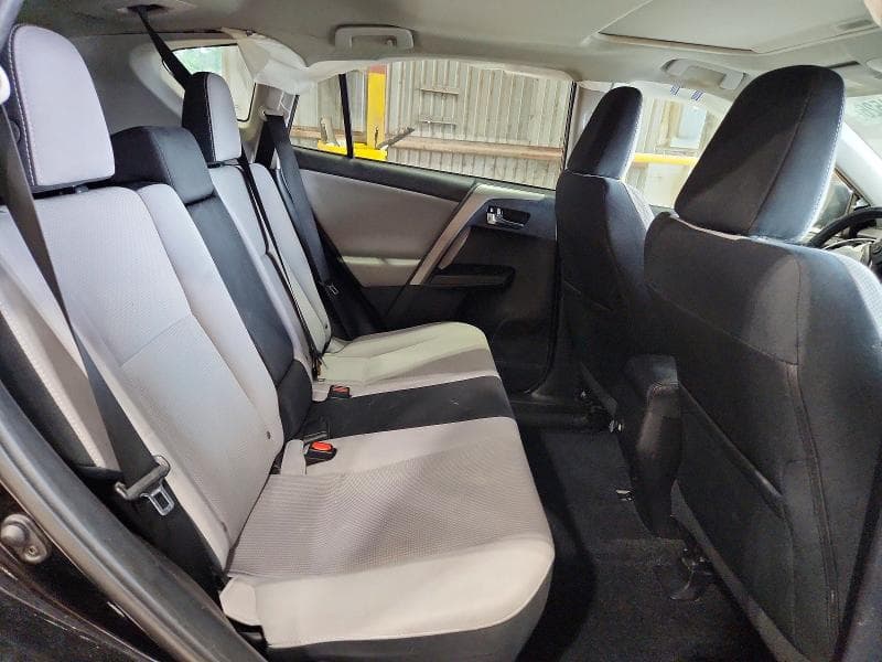 2017 TOYOTA RAV4 XLE 11