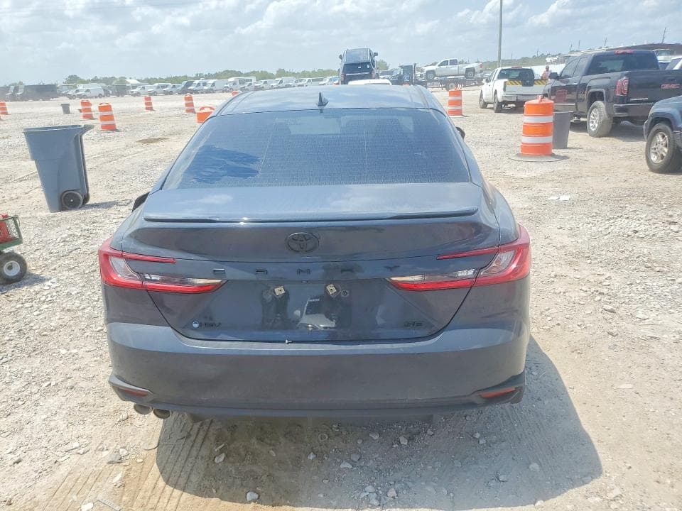 2025 TOYOTA CAMRY SE 6