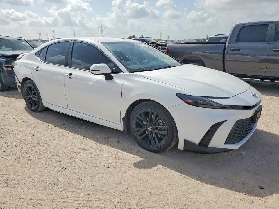 2025 TOYOTA CAMRY SE 4