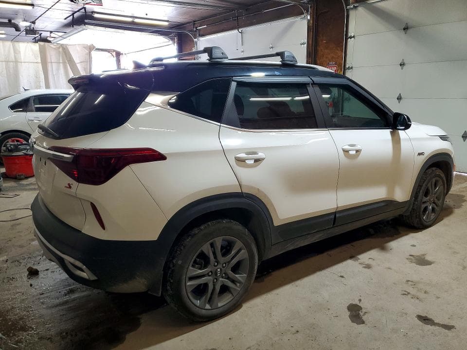 2021 KIA SELTOS S 3
