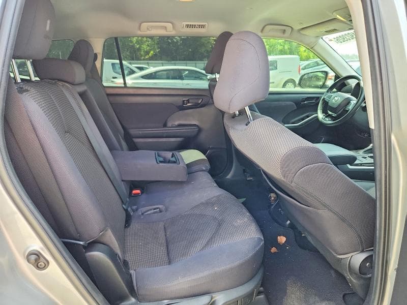 2021 TOYOTA HIGHLANDER LE 10