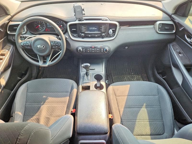 2017 KIA SORENTO LX 8