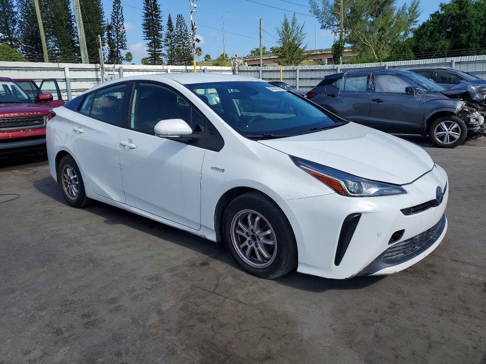 2021 TOYOTA PRIUS LE 4