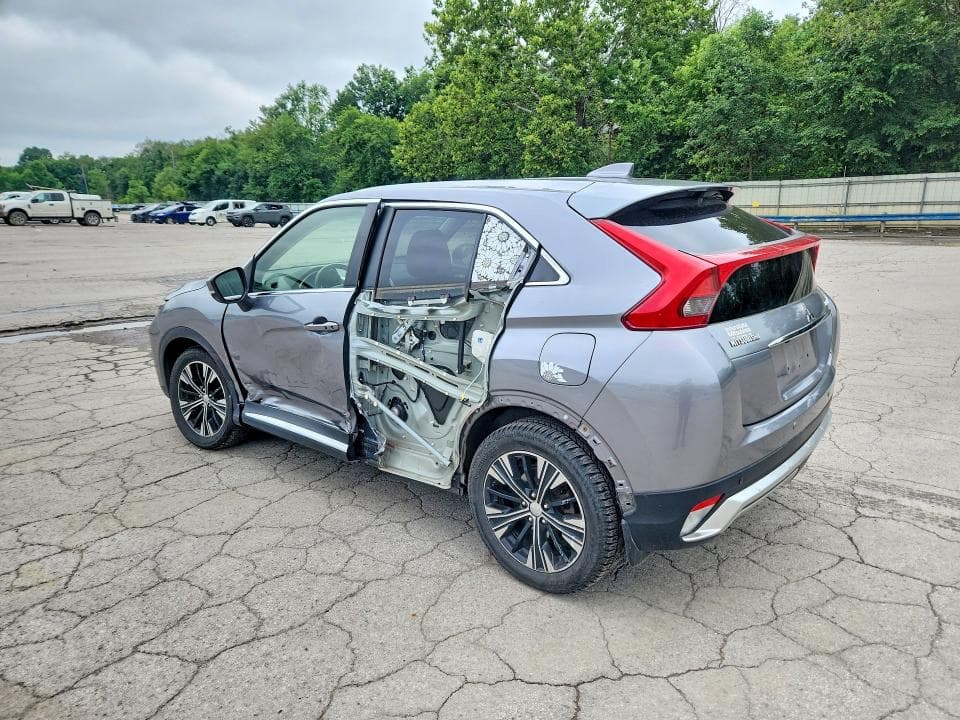 2018 MITSUBISHI ECLIPSE CROSS SE 2
