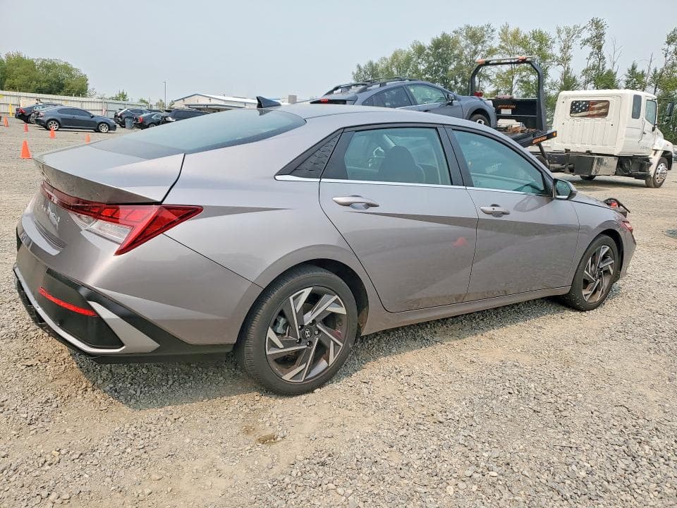 2024 HYUNDAI ELANTRA SEL 3