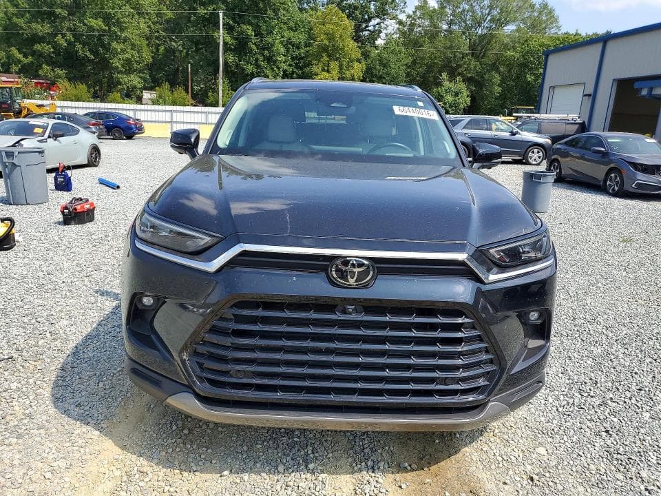 2024 TOYOTA GRAND HIGHLANDER PLATINUM 5