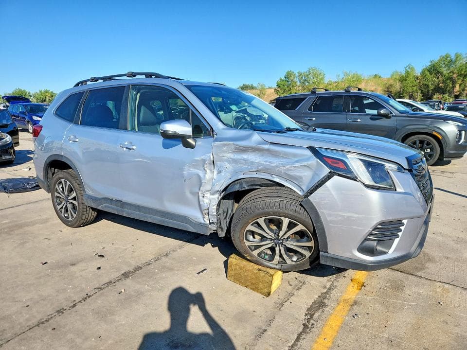 2022 SUBARU FORESTER LIMITED 4