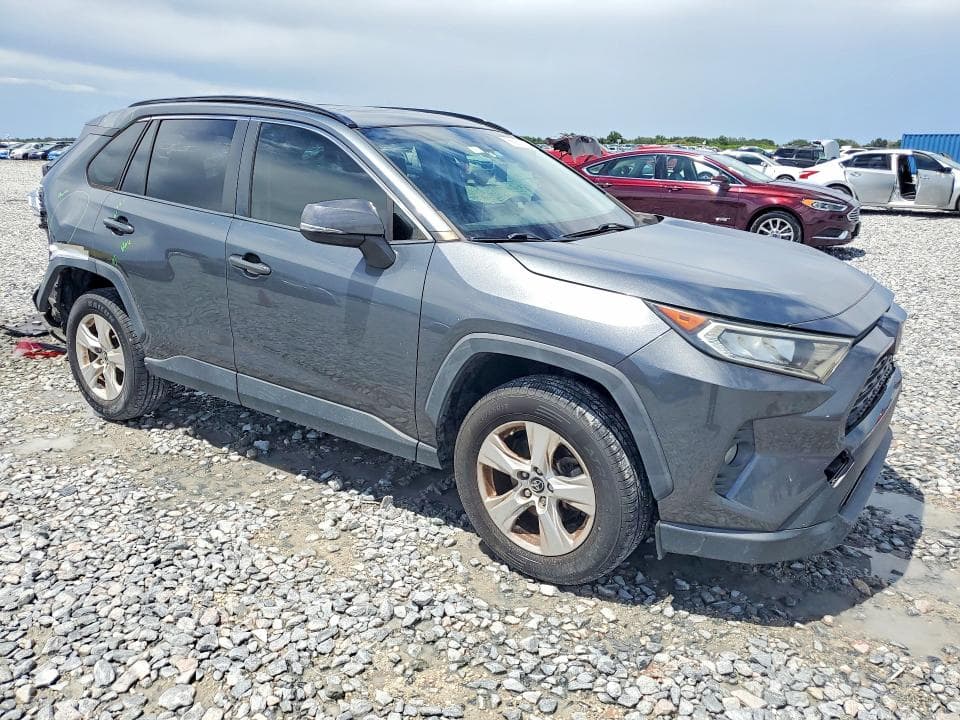 2019 TOYOTA RAV4 XLE 4
