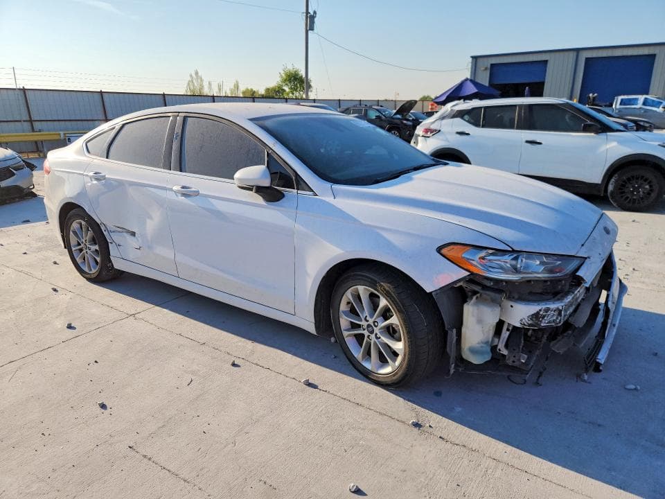 2019 FORD FUSION SE 4