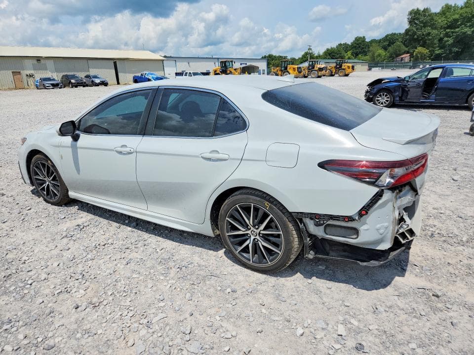 2022 TOYOTA CAMRY SE 2