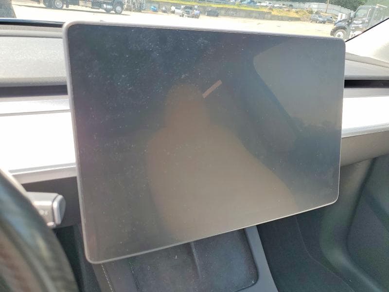 2025 TESLA MODEL Y 9