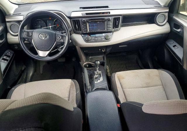 2017 TOYOTA RAV4 XLE 8