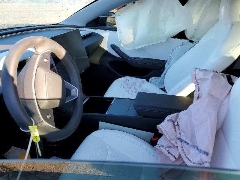 2025 TESLA MODEL 3 7