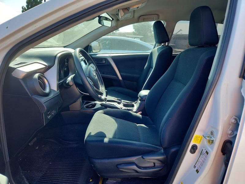 2018 TOYOTA RAV4 LE 7