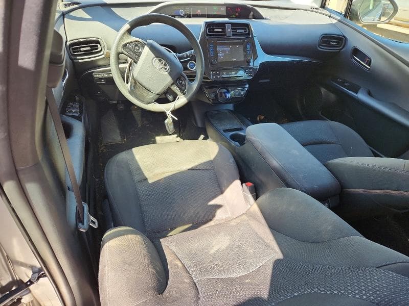 2019 TOYOTA PRIUS LE 8
