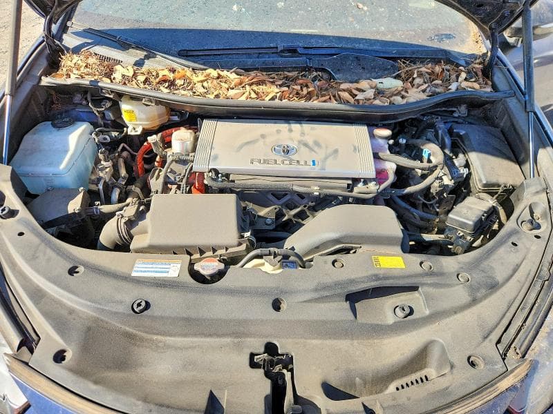 2017 TOYOTA MIRAI BASE 11