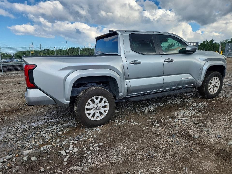 2024 TOYOTA TACOMA SR5 3