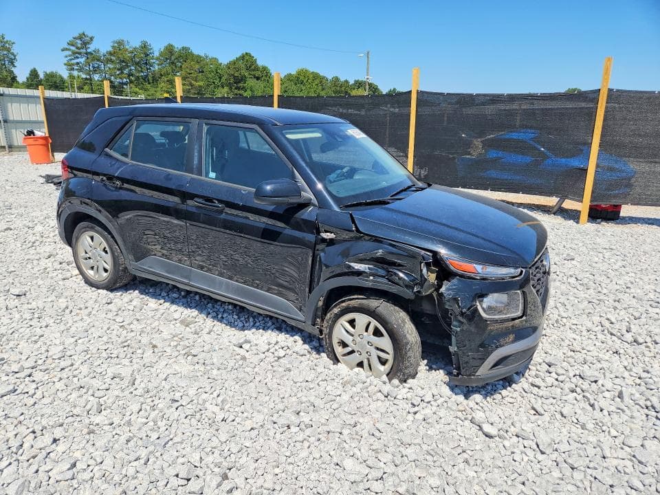 2022 HYUNDAI VENUE SE 4