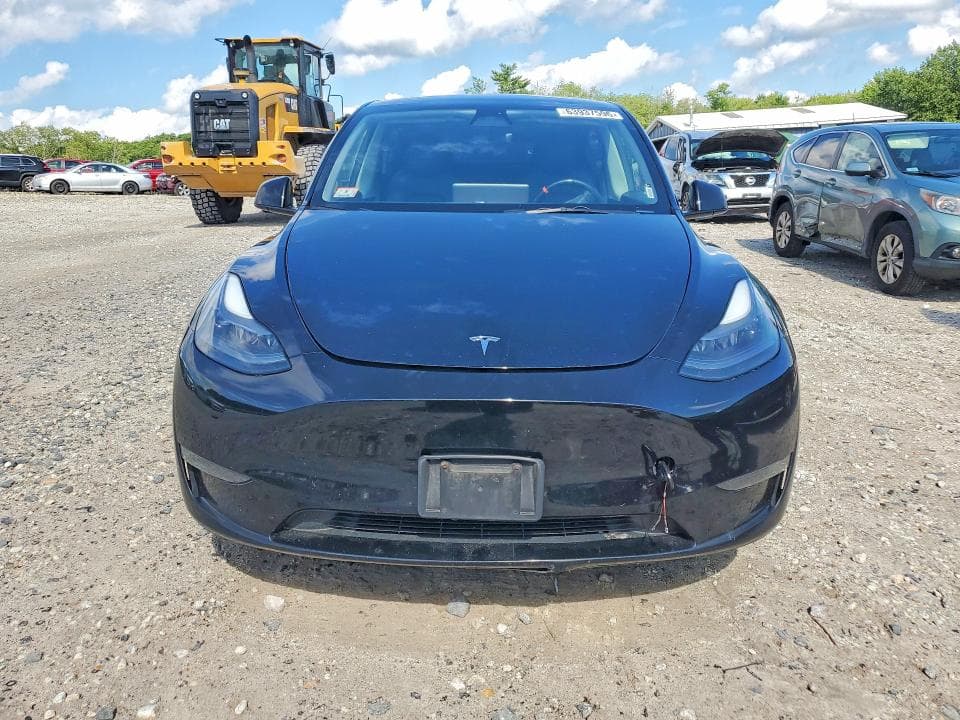 2023 TESLA MODEL Y 9