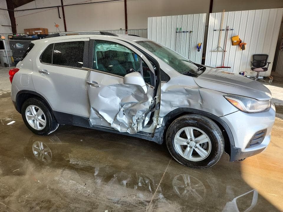 2020 CHEVROLET TRAX 1LT 4