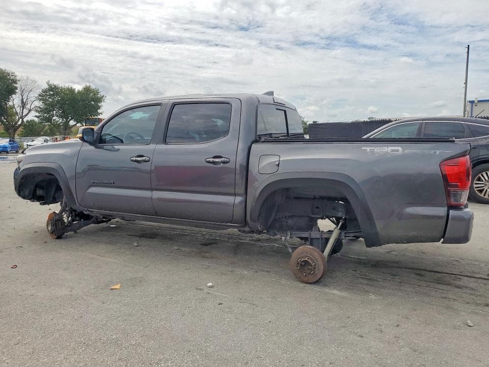 2018 TOYOTA TACOMA TRD SPORT 2