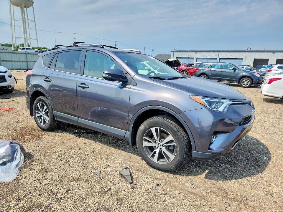 2017 TOYOTA RAV4 XLE 4