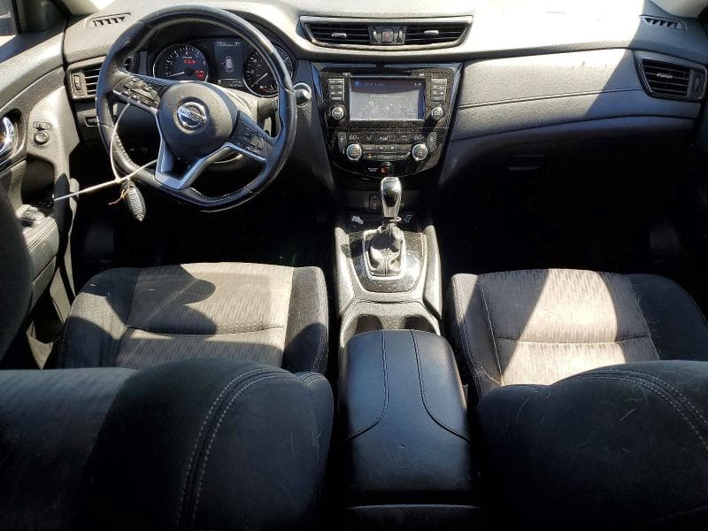 2017 NISSAN ROGUE SV 8