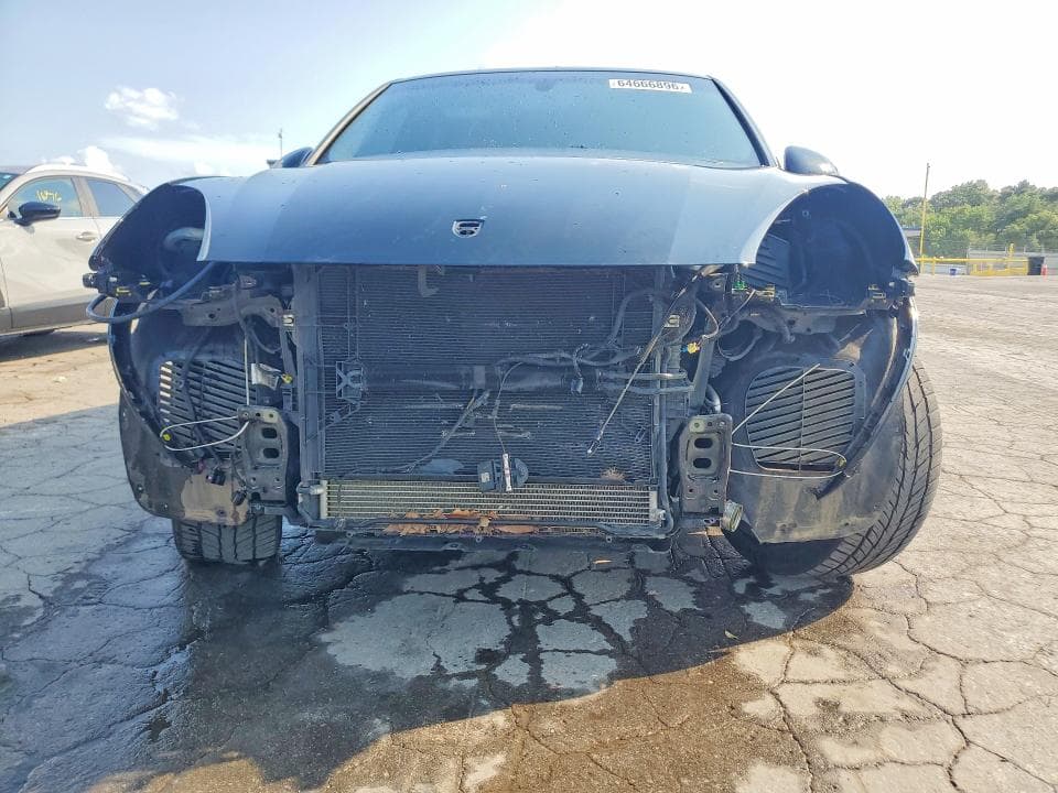 2017 PORSCHE CAYENNE GTS 5