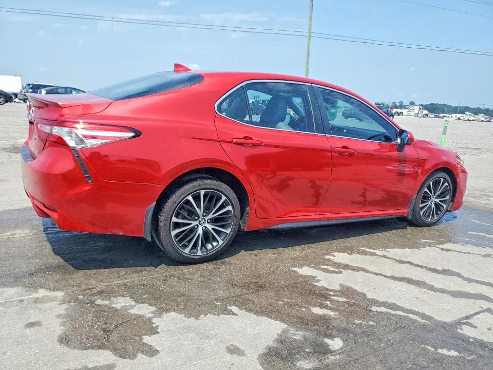 2020 TOYOTA CAMRY SE 3