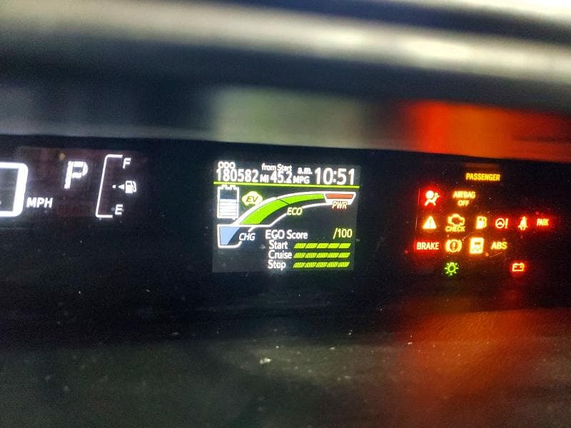 2017 TOYOTA PRIUS C TWO 9