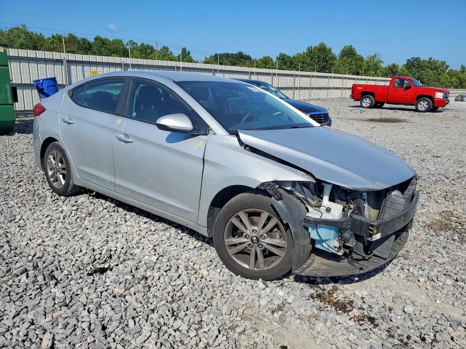 2017 HYUNDAI ELANTRA SE 4