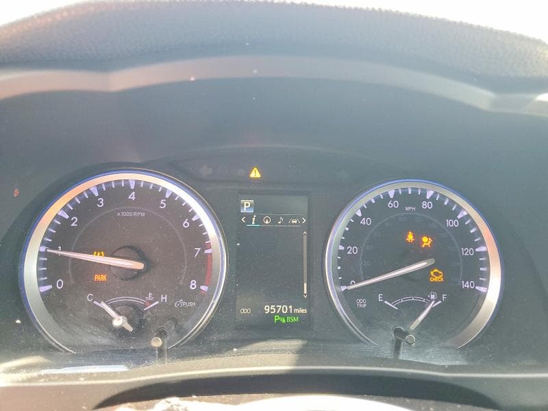 2018 TOYOTA HIGHLANDER LIMITED 9