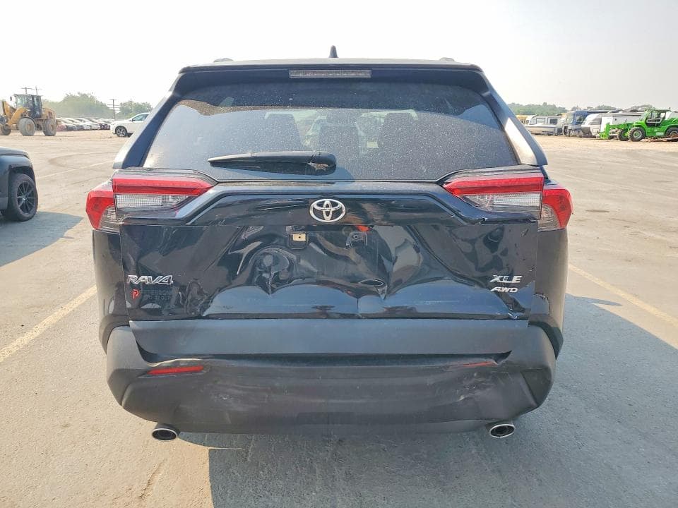 2023 TOYOTA RAV4 XLE 6
